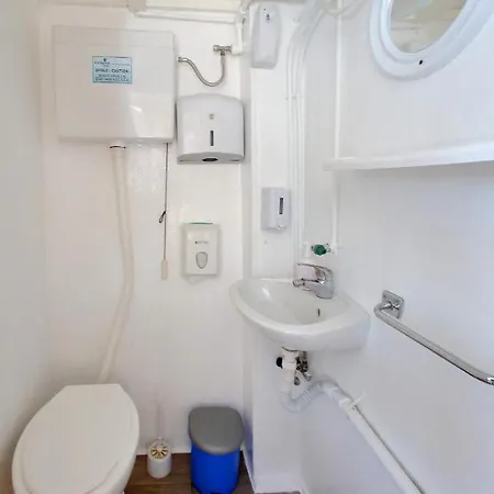 Rhythm Floating - Ботель Задар