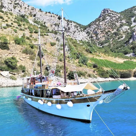 Rhythm Floating - 3* Задар