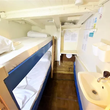 Ботель Rhythm Floating -