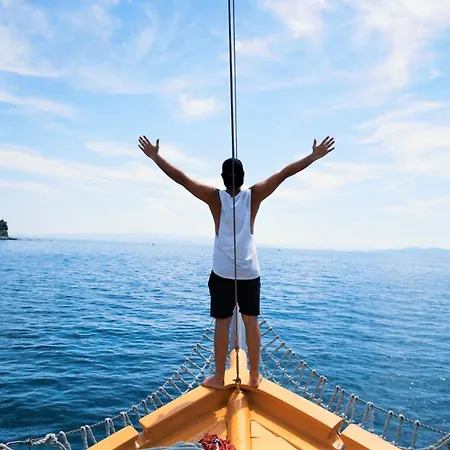 Rhythm Floating - Båthotell Zadar