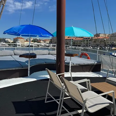 Rhythm Floating - Båthotell