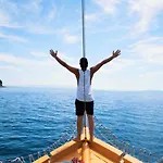 Rhythm Floating - Ботель Задар