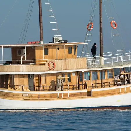 Rhythm Floating - Botel