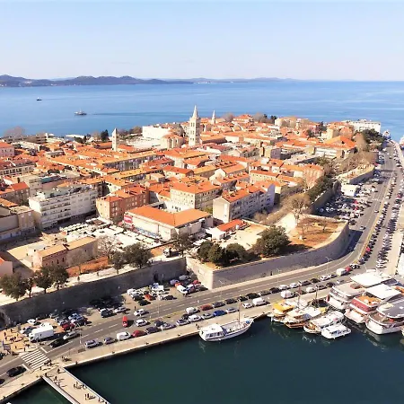 Πλωτό κατάλυμα Rhythm Floating - 3*