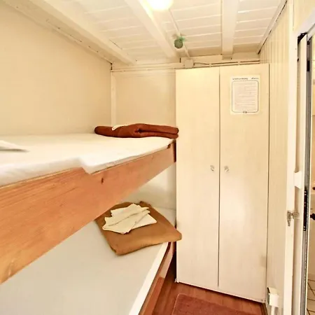 Botel Rhythm Floating - 3*