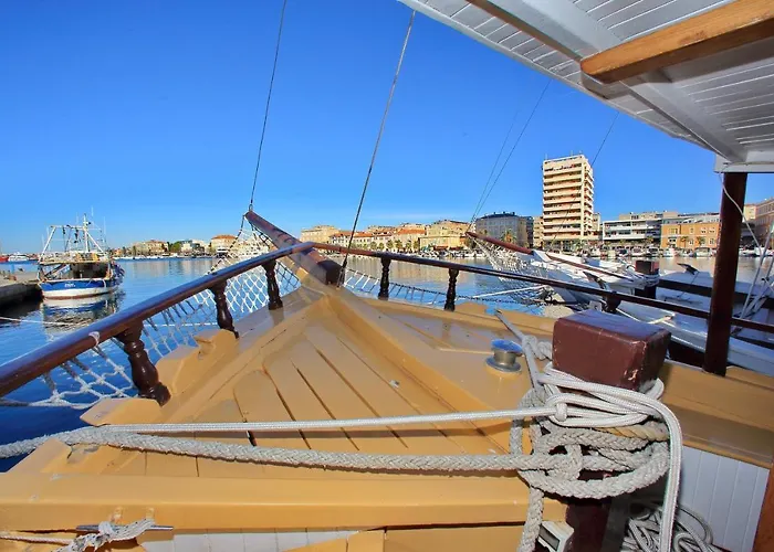 Rhythm Floating - Bateau-hôtel 3*