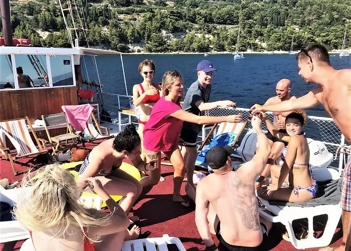 Bateau-hôtel Rhythm Floating -